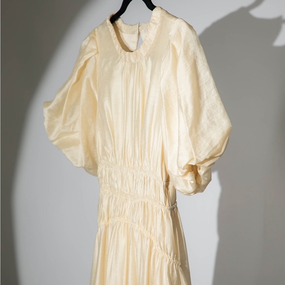 (SOLD) - MOON RIVER Women's Shirred Puff Sleeve Back Cut-Out Midi Dress - Size S - Picture 4 of 13